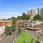 Meme\'S Home In Sydney